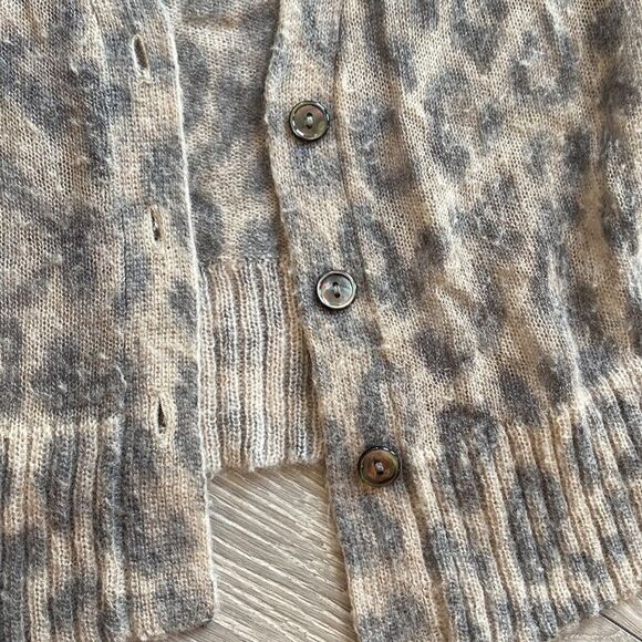 Banana Republic Mad Men Cheetah Cardigan Mohair - Picture 3 of 4